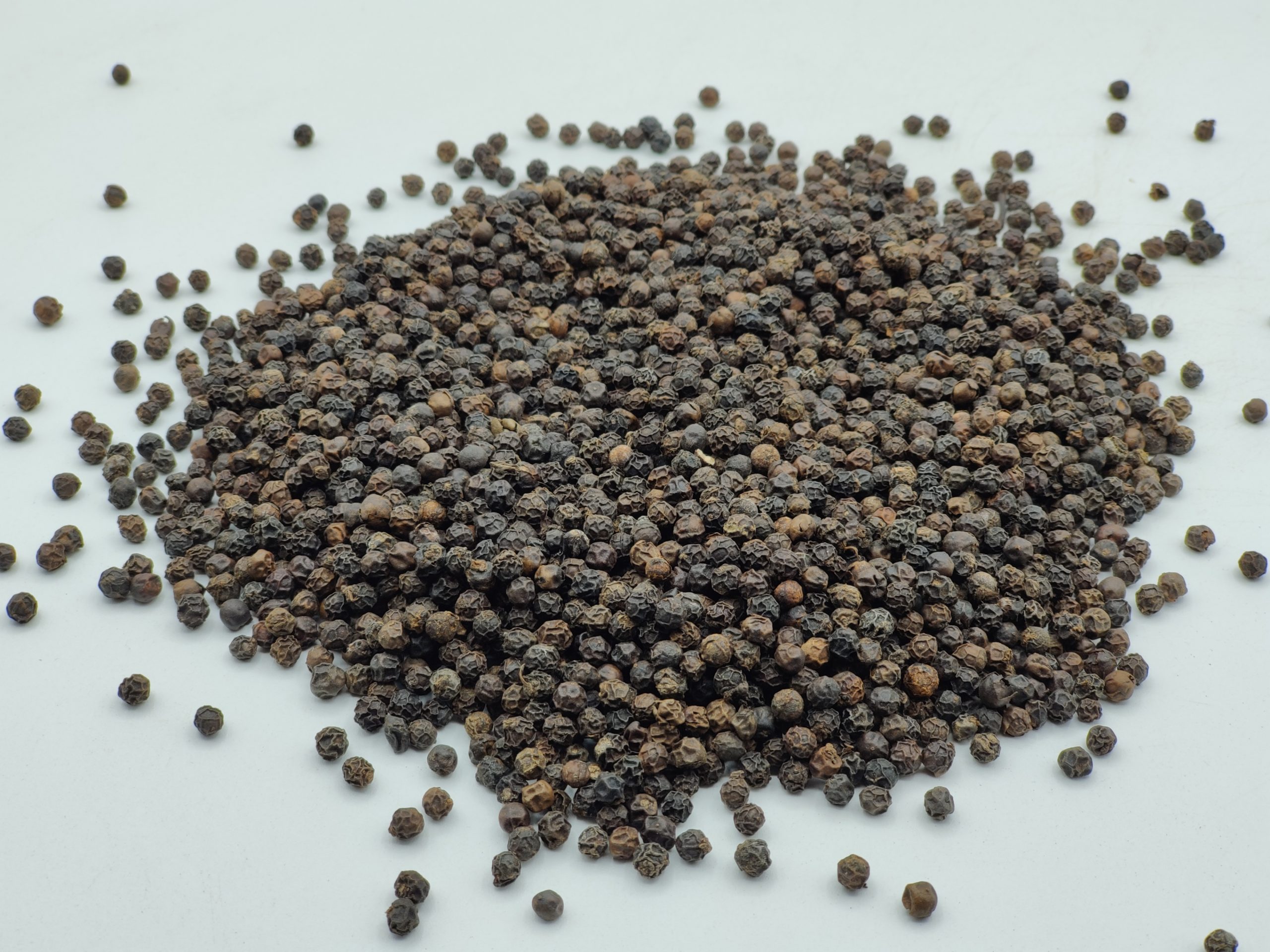 Poivre noir en grains (entier) en vrac : achat en ligne